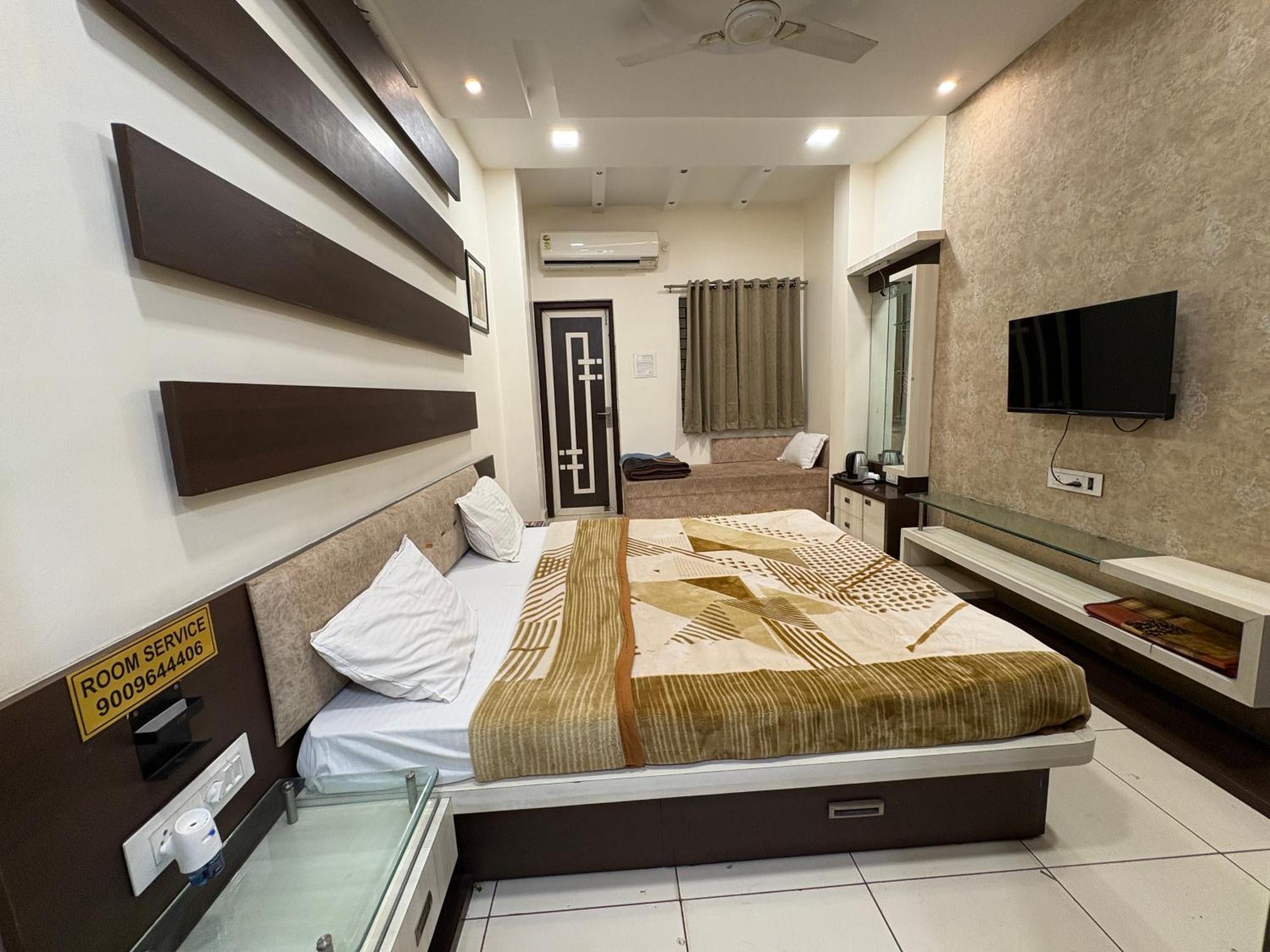 Hotel Anantshree Ujjain Exterior foto
